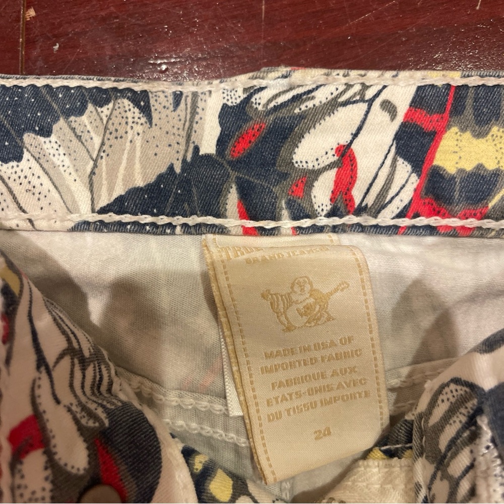 True religion Joey cut off shorts butterfly pattern - Picture 3 of 6